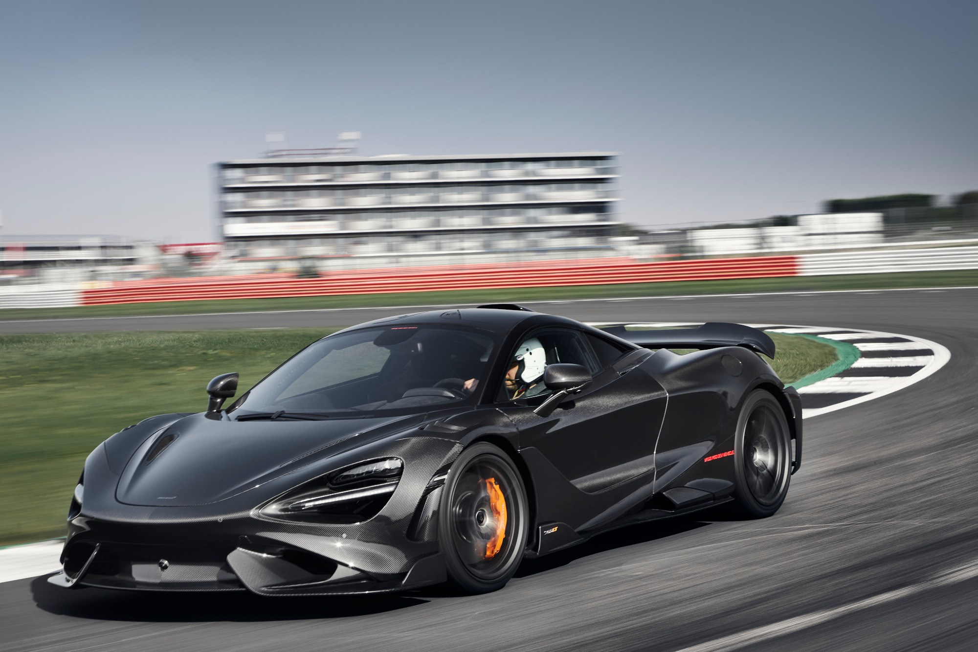 McLaren chooses Pirelli tyres for its fastest ever production car – the McLaren 765LT