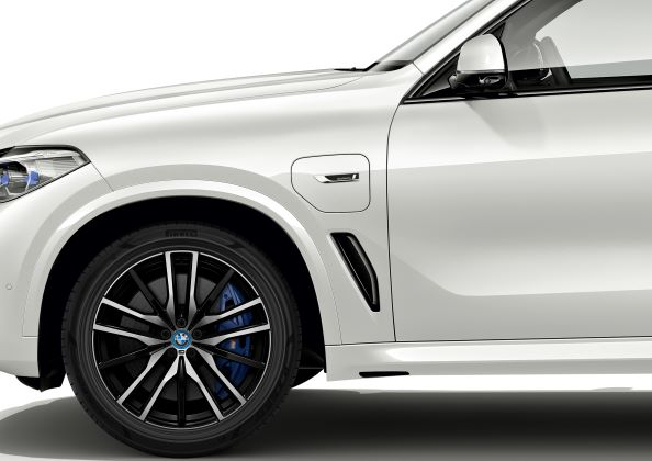 BMW X5 hybrid to wear FSC-certified Pirelli tyres