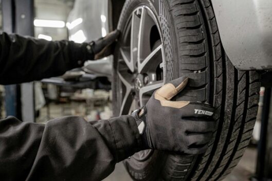 How to Select the Right Tyres on Your Car: The Drivers of the UK need to know in 2026